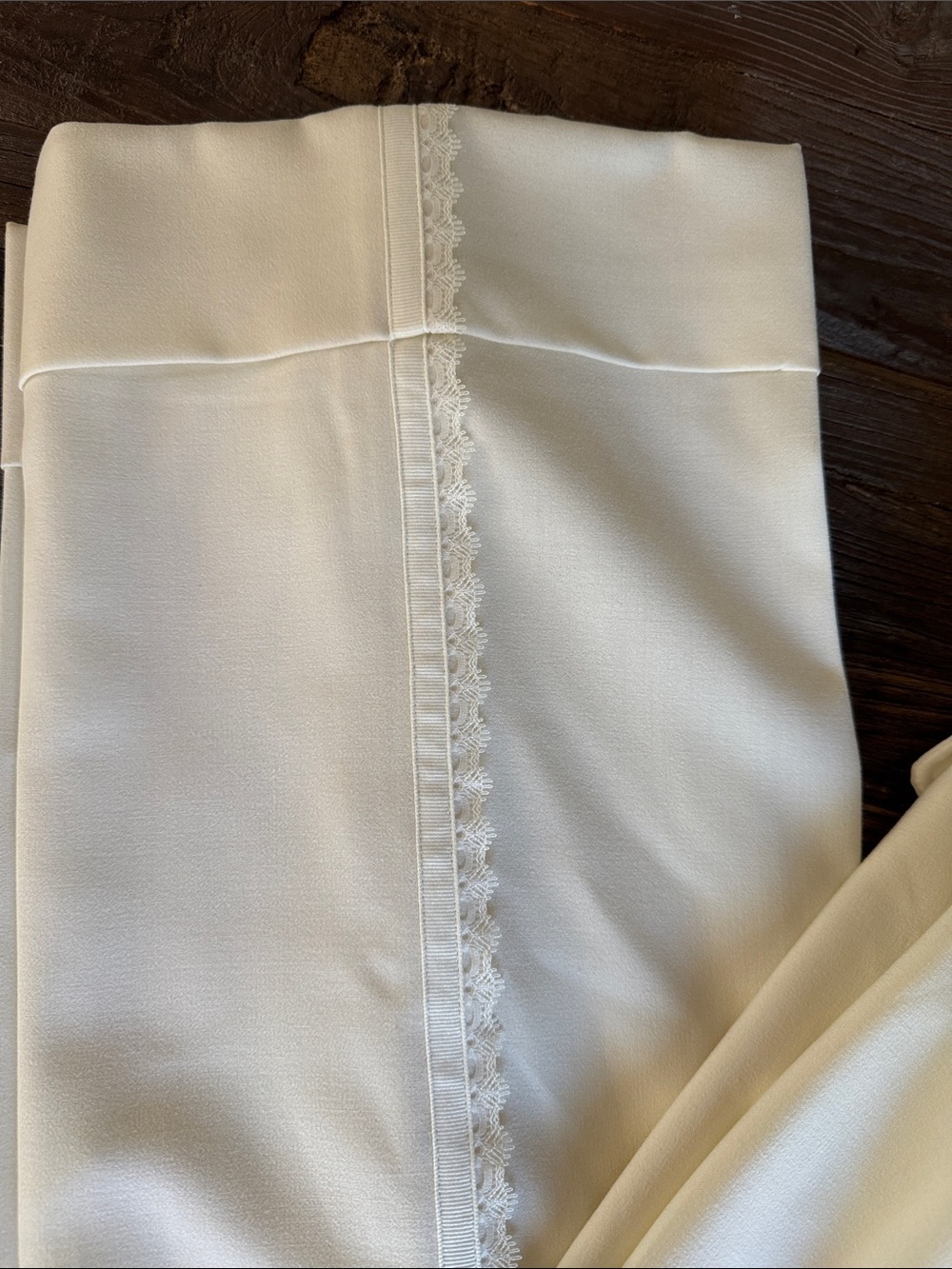 Larry Levine ivory stretch wide leg cuffed lace trimmed trousers NWT size 8 - Picture 3 of 13